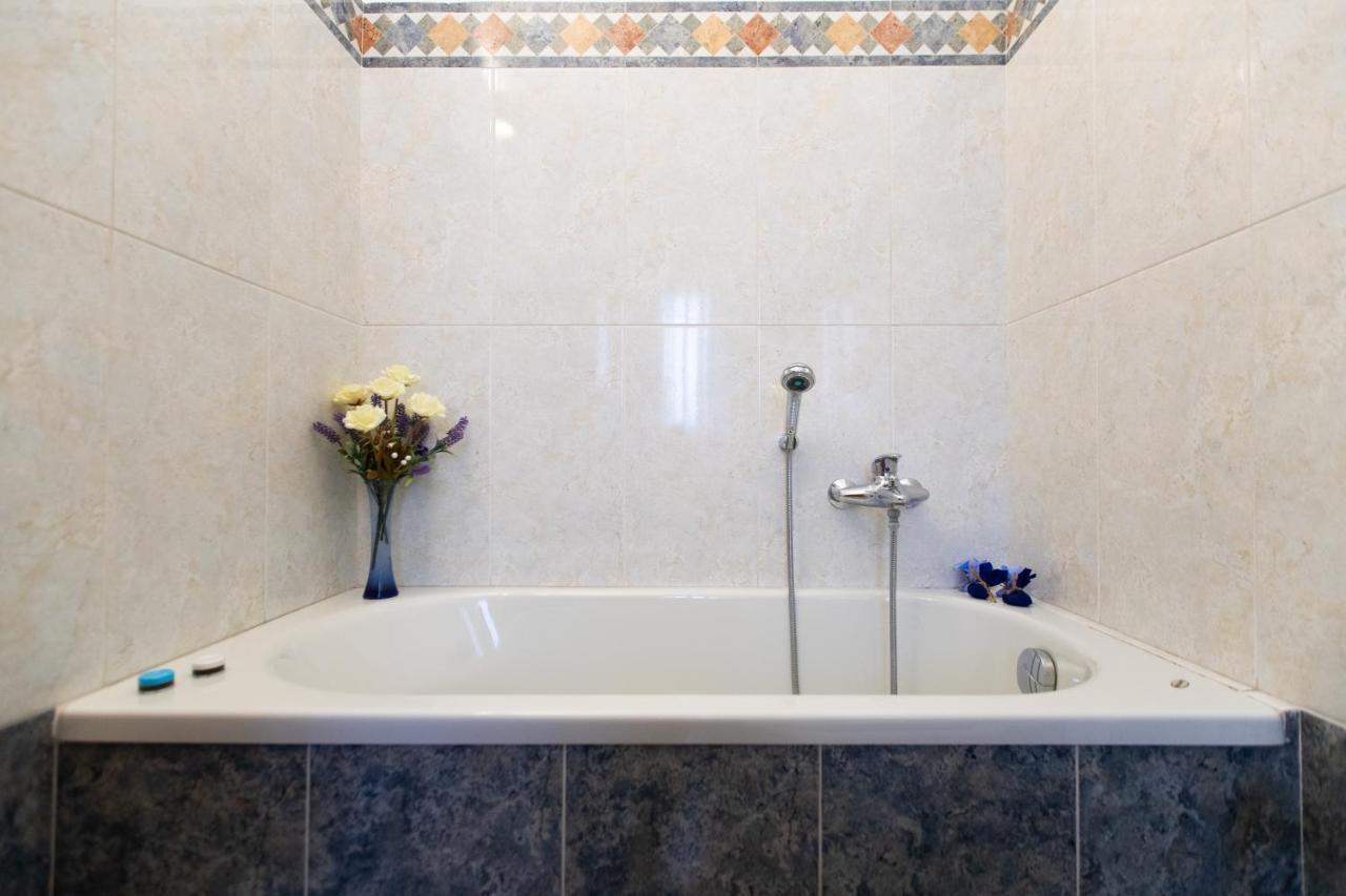 Anfol Hotel Bari Buitenkant foto